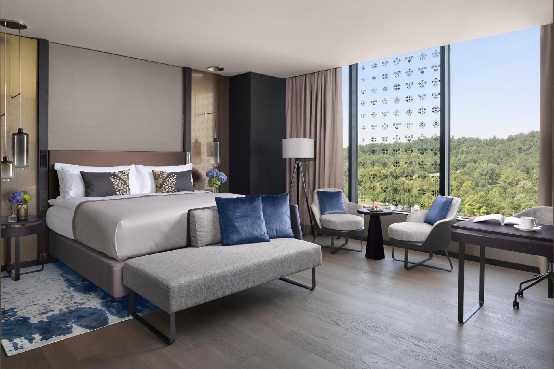 1 King Premium Club Lounge Access High Floor