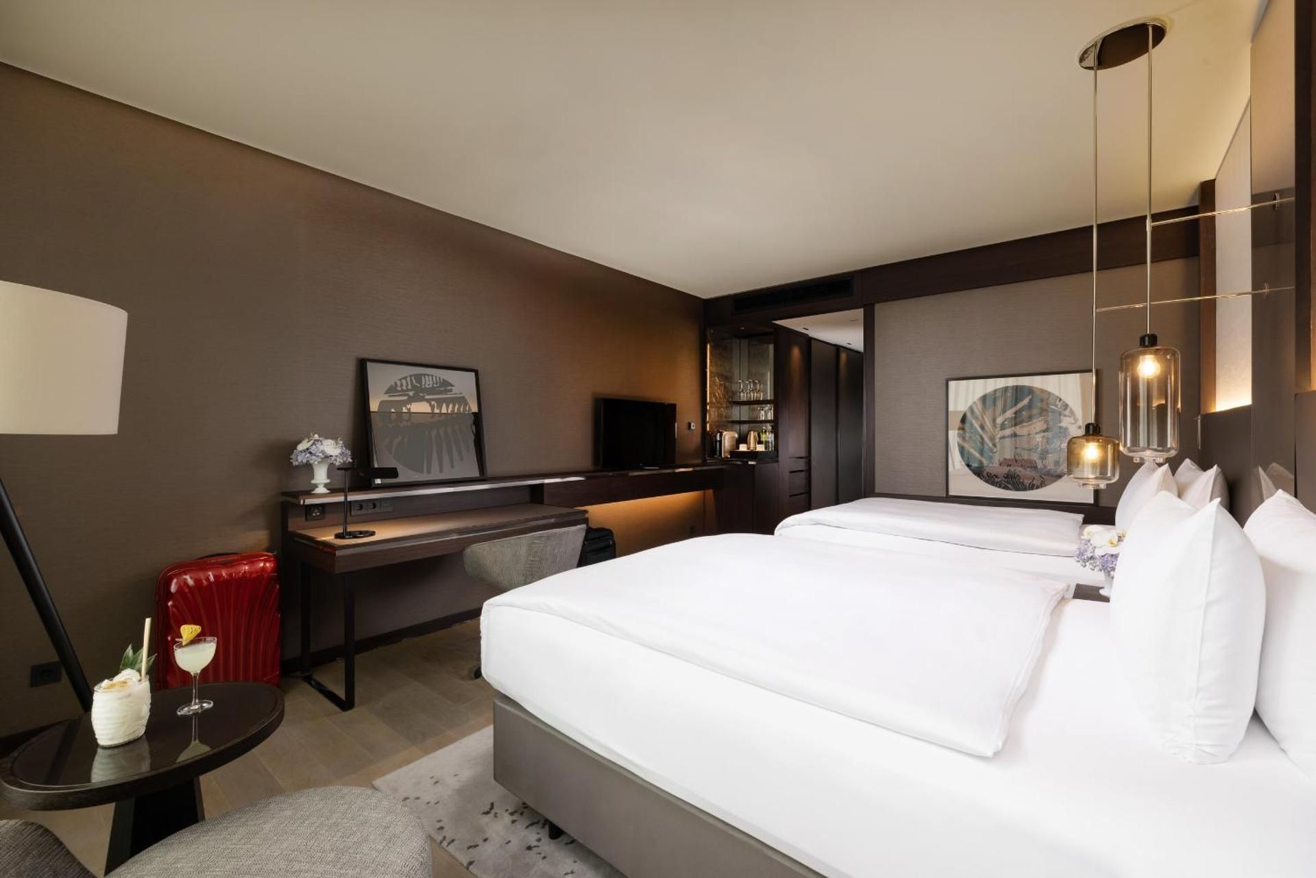 2 Twin Premium Club Lounge Access High Floor