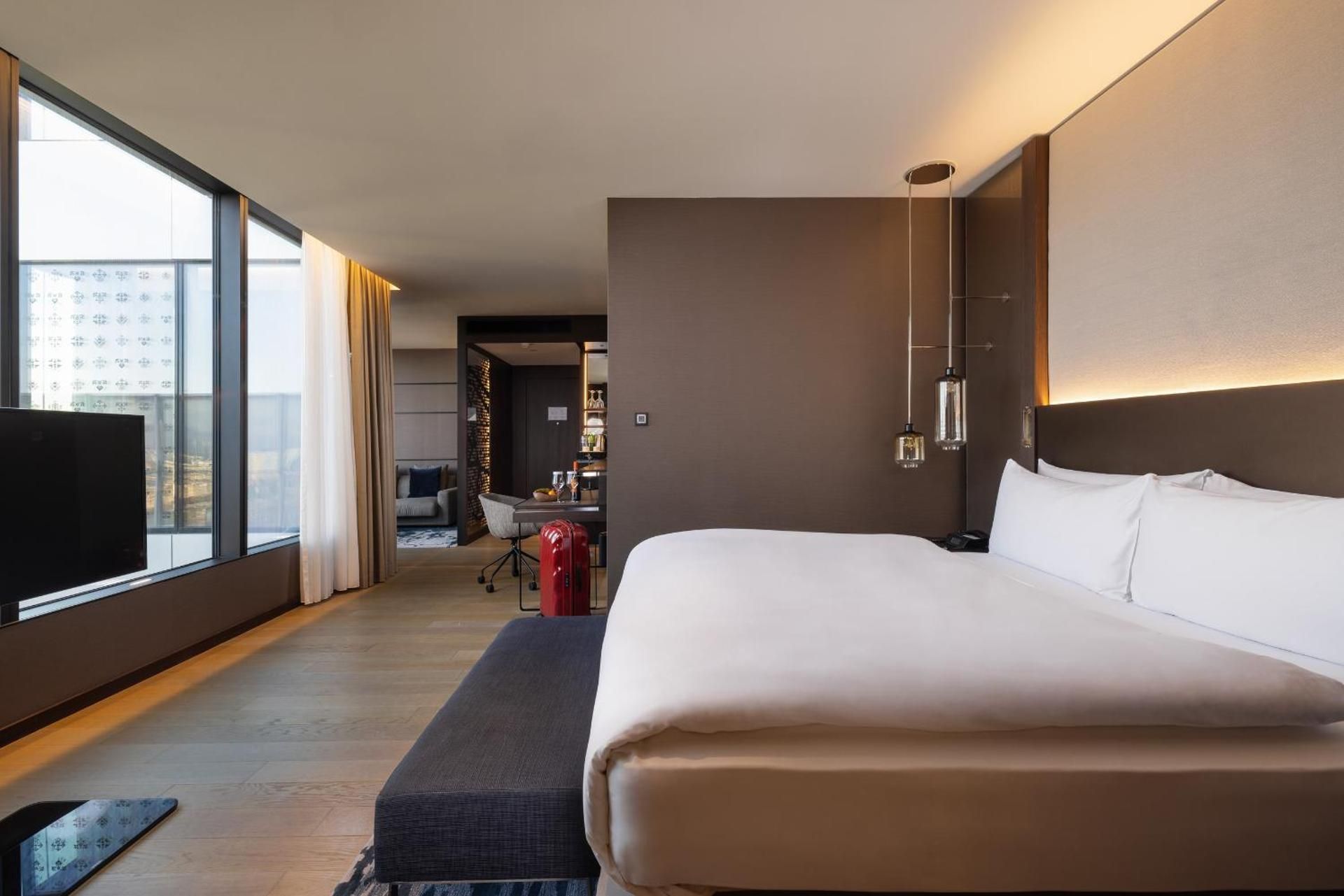 1 King Junior Suite High Floor