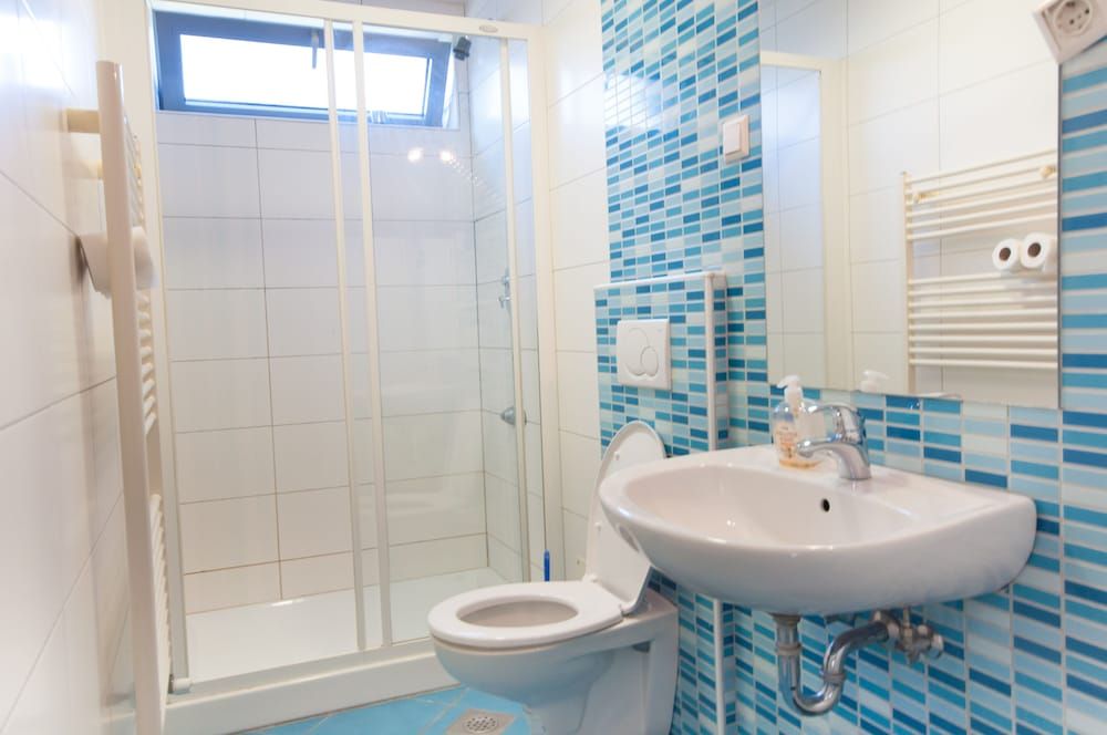 Simbol Rooms - Hostel Basic Triple Room, Shared Bathroom 3