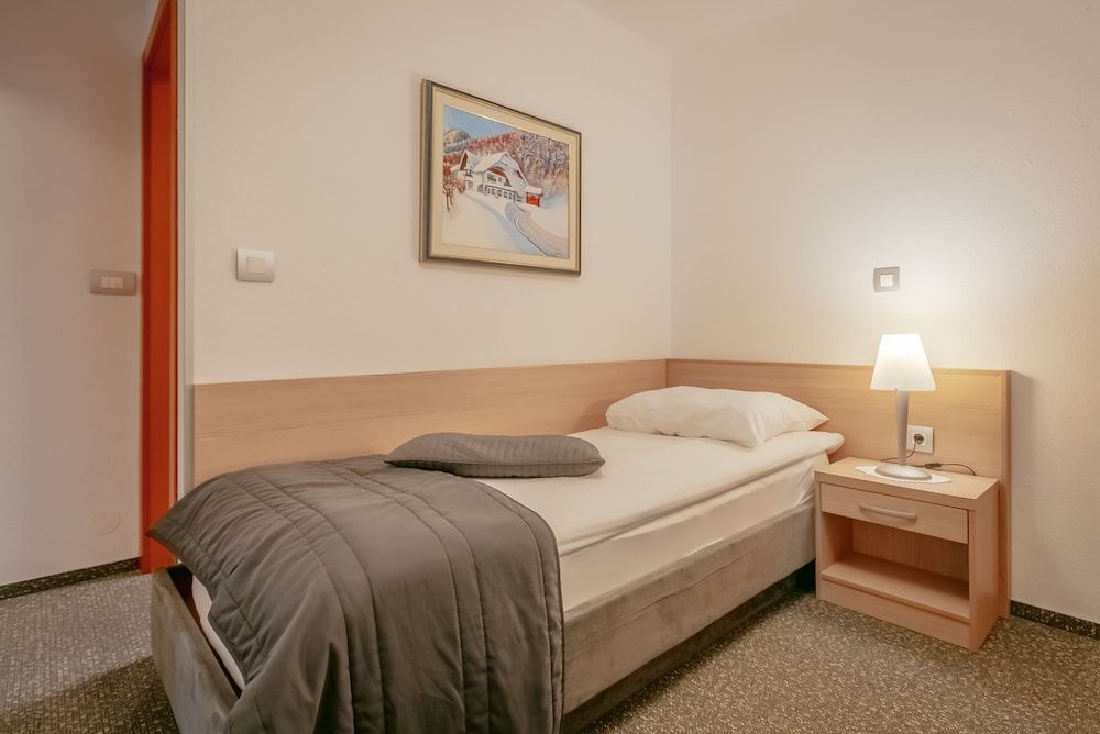 Garni Hotel Miklic Triple Room 4