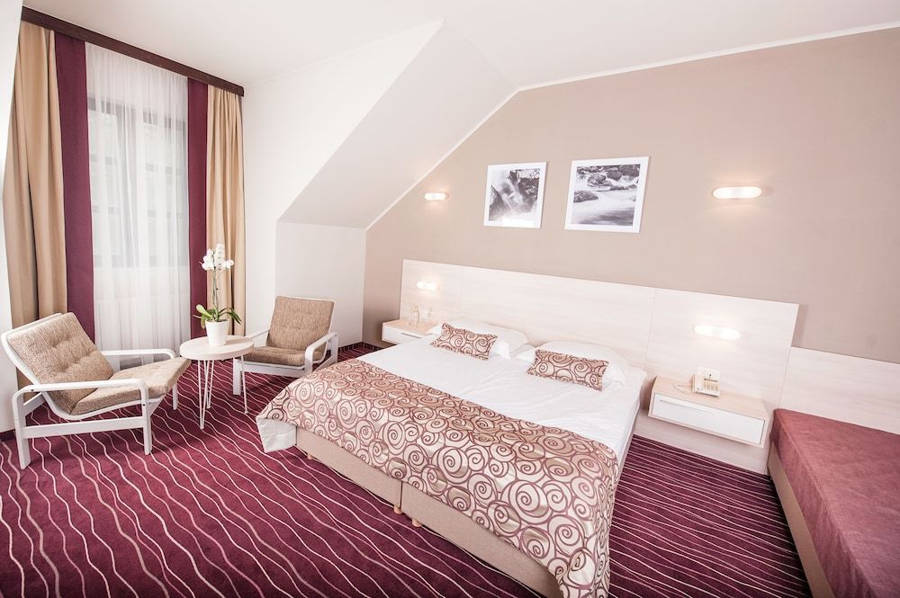 Hotel Zagreb Double Room 4