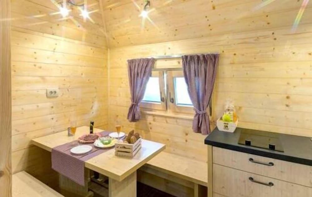 Slovenia Eco Resort Bungalow, Patio 10