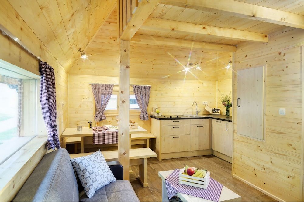 Slovenia Eco Resort Bungalow, Patio 6