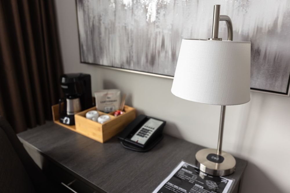 The Thompson Hotel Deluxe Room, 2 Queen Beds 6