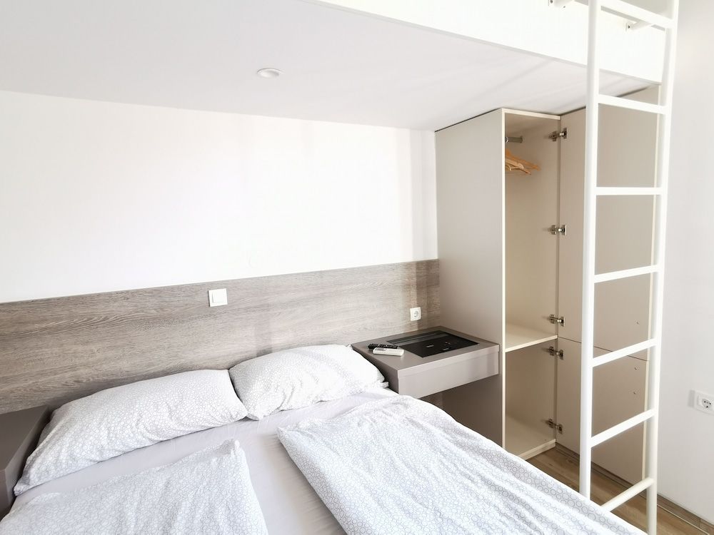 undefined Rooms Ambrozic 7