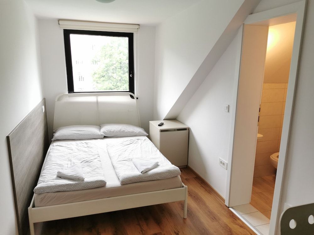 undefined Rooms Ambrozic 3