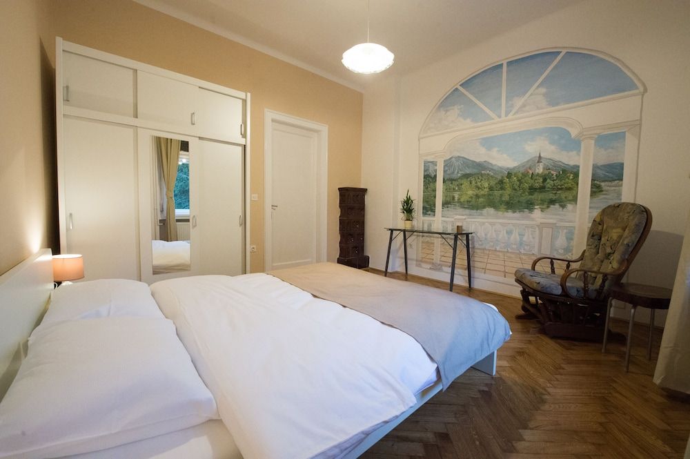 undefined Vila Teslova 2