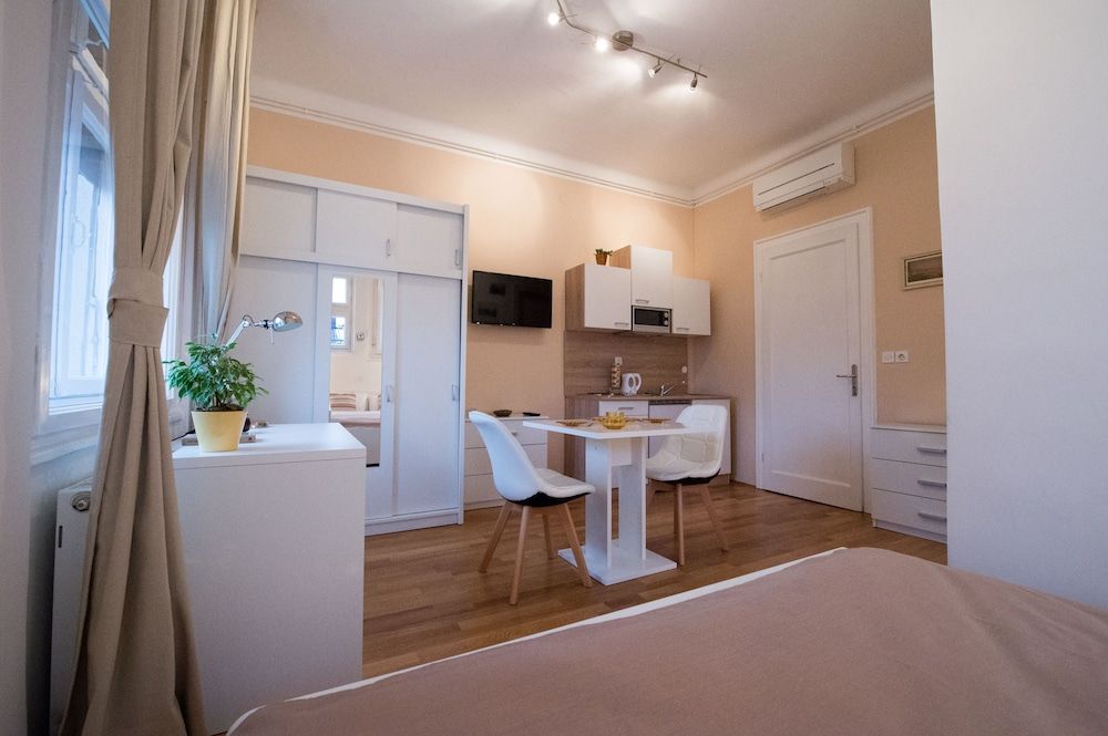 Vila Teslova Studio 10