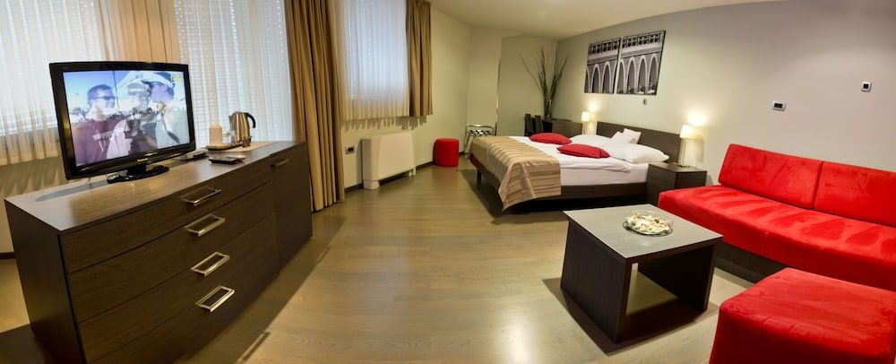 Gloria Hotel Superior Triple Room