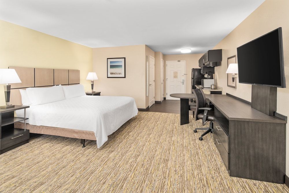 Studio Suite, 1 King Bed, Accessible Bathtub (Mobility)