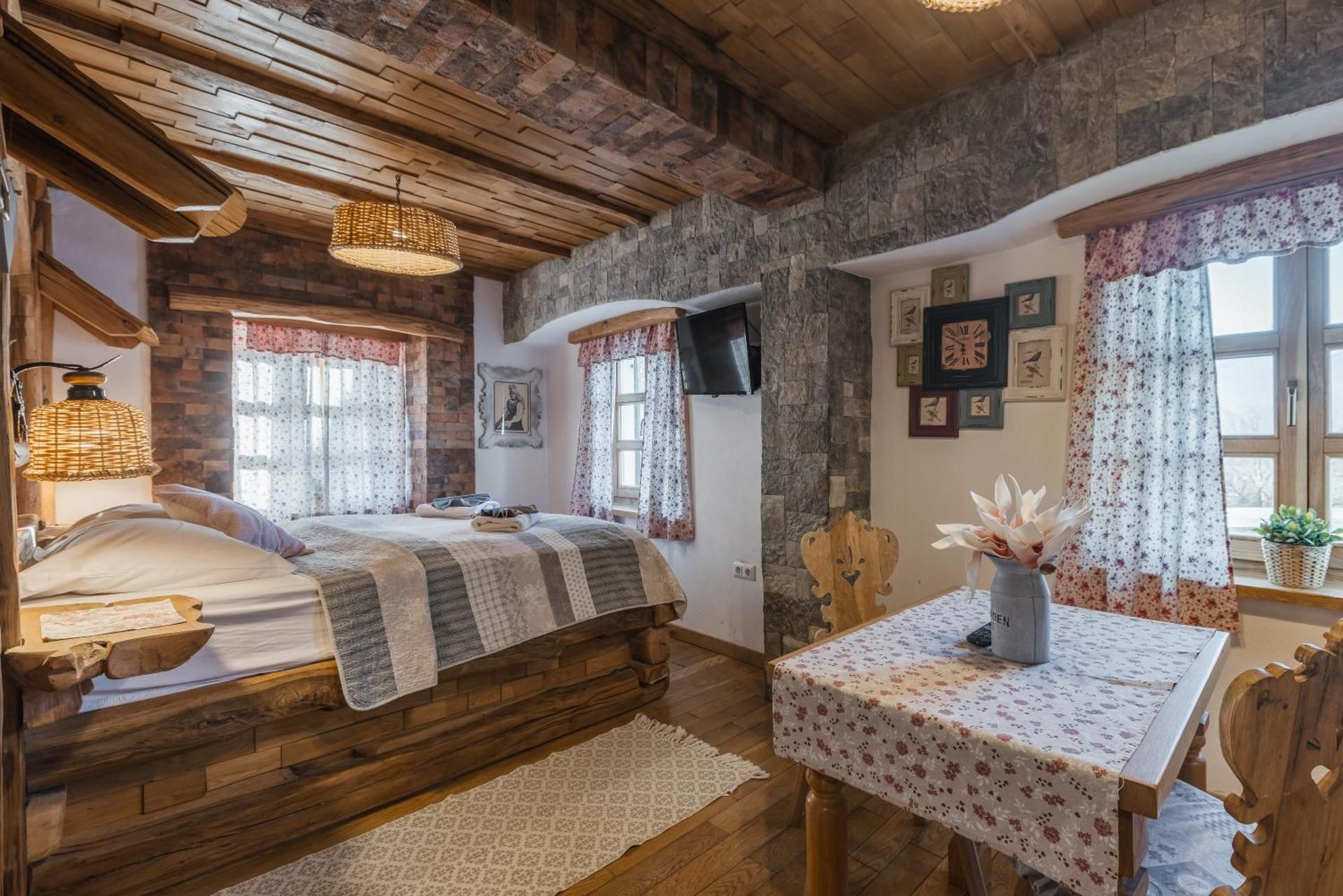 undefined Old Bled House 8