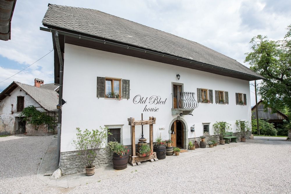 undefined Old Bled House 2