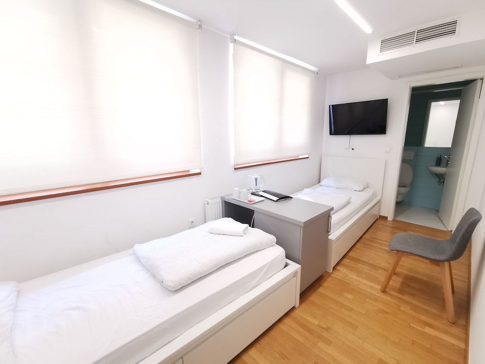 undefined Rooms Sincere 1830 3