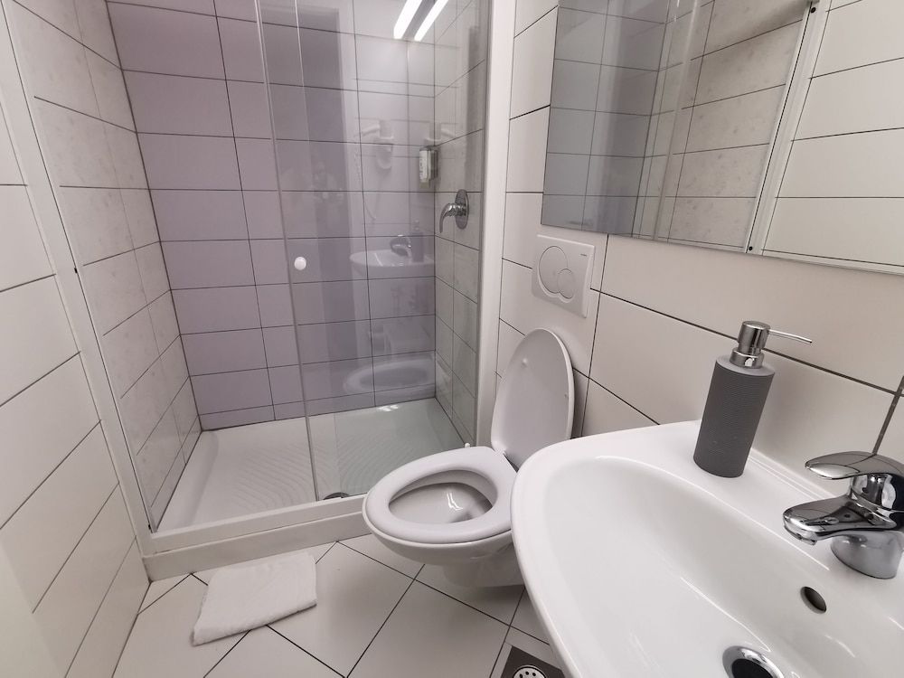 undefined Rooms Sincere 1830 6