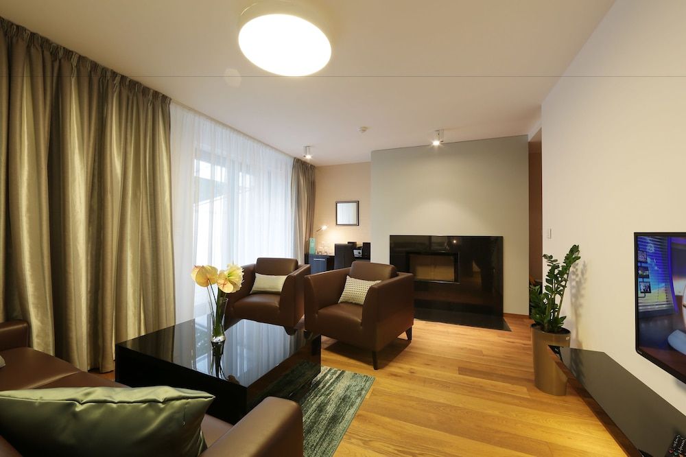 Apartment, 1 Bedroom, Balcony, Lake View