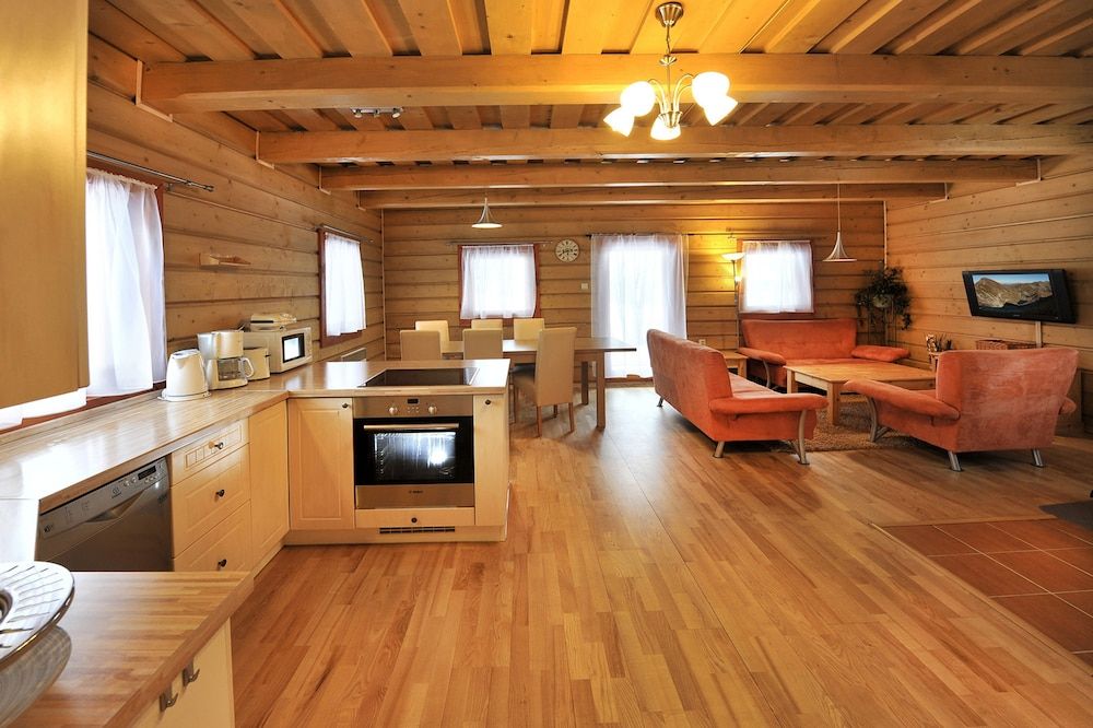 Sojka Resort - Hotel & Drevenice Chalet, 3 Bedrooms, Kitchen, Garden View 8