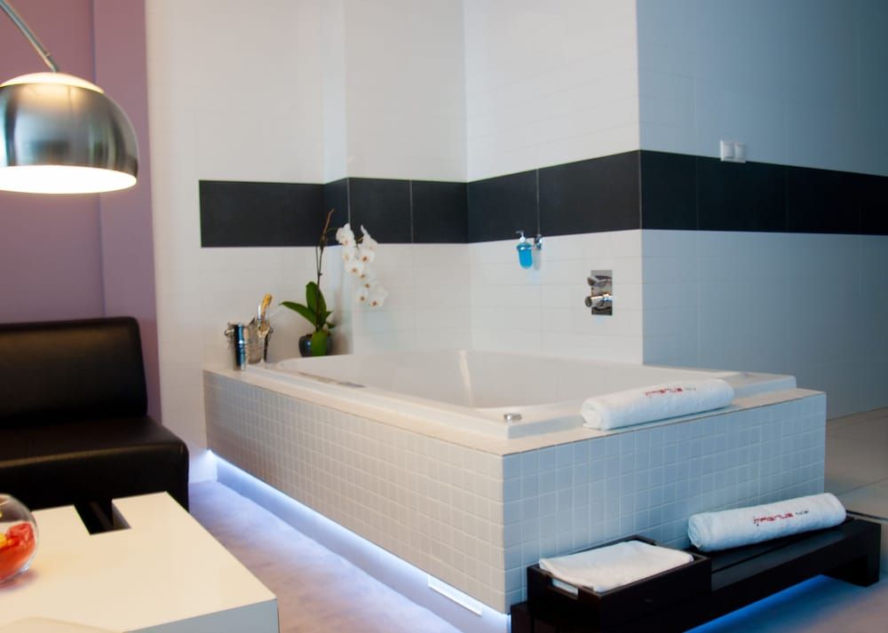 Hotel Magnus Deluxe Suite 3