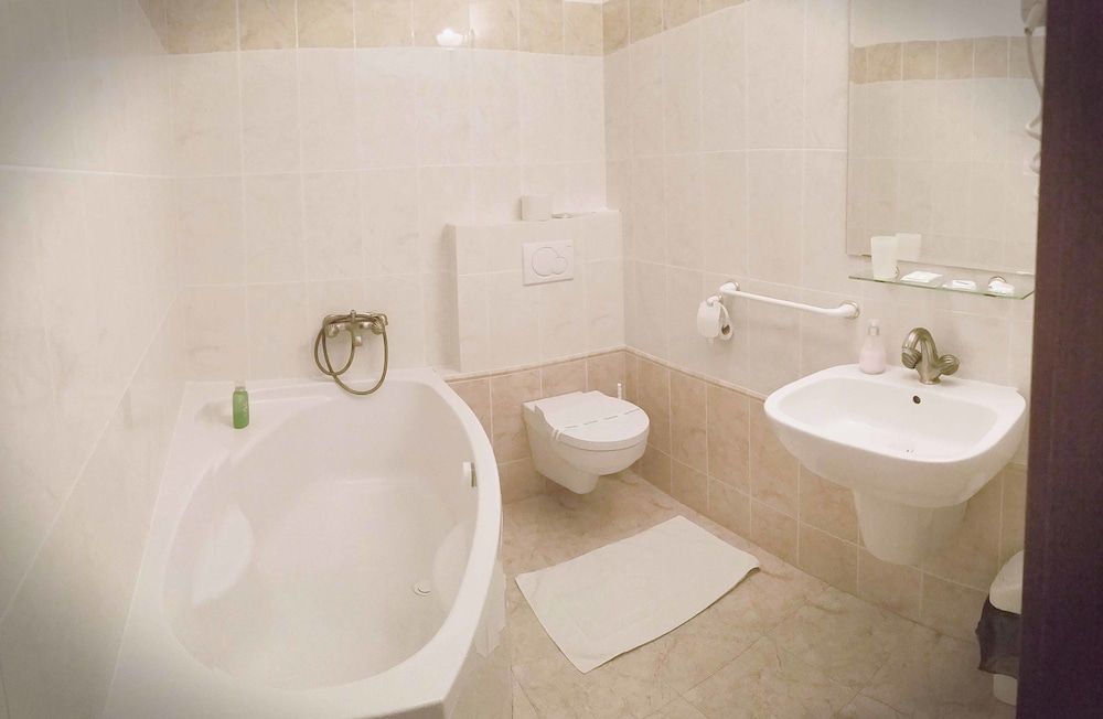 Hotel Bojnický vínny dom Double or Twin Room 19