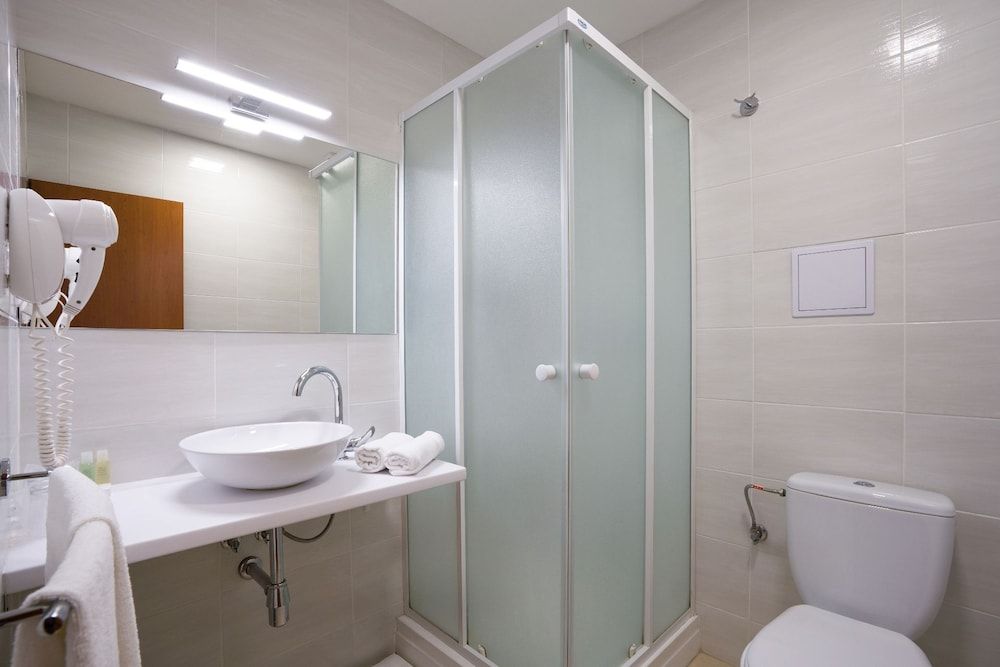 Hotel Dixon Standard Twin Room 4