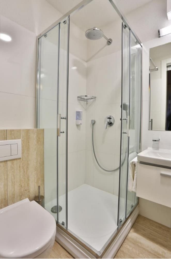 VIP Apartments Deluxe Studio (23) 2