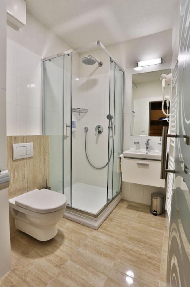 VIP Apartments Deluxe Studio (25) 4