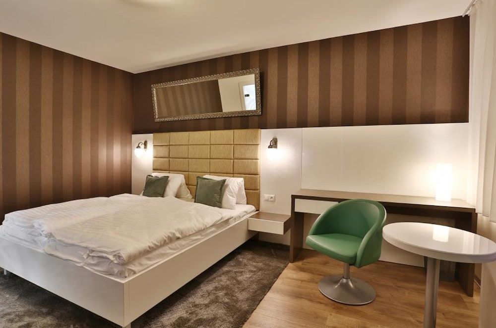 VIP Apartments Deluxe Studio (25)