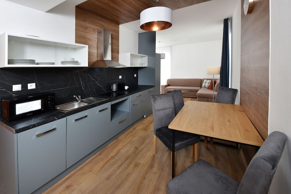 Aplend Vila Magnolia Grand Apartment, Kitchenette 7