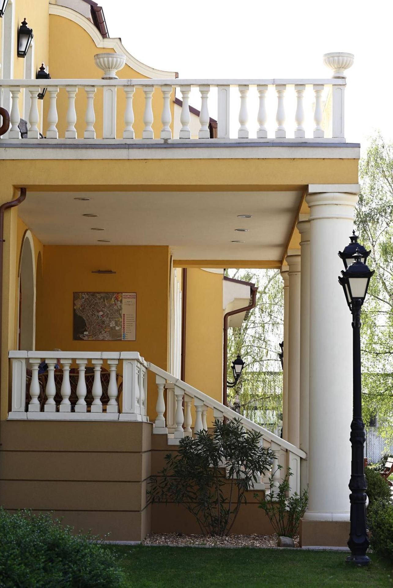 Hotel Plauter Kúria
