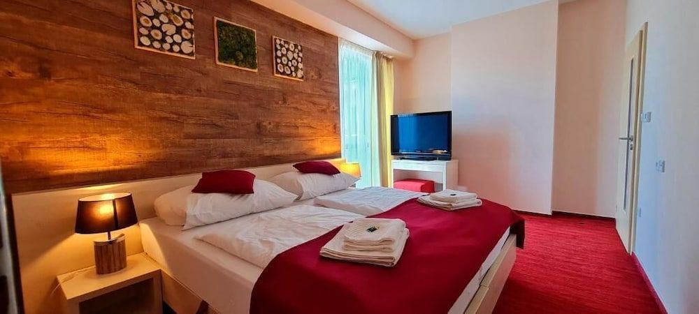 Hotel Crocus Exclusive Apartment, 2 Bedrooms, Fireplace