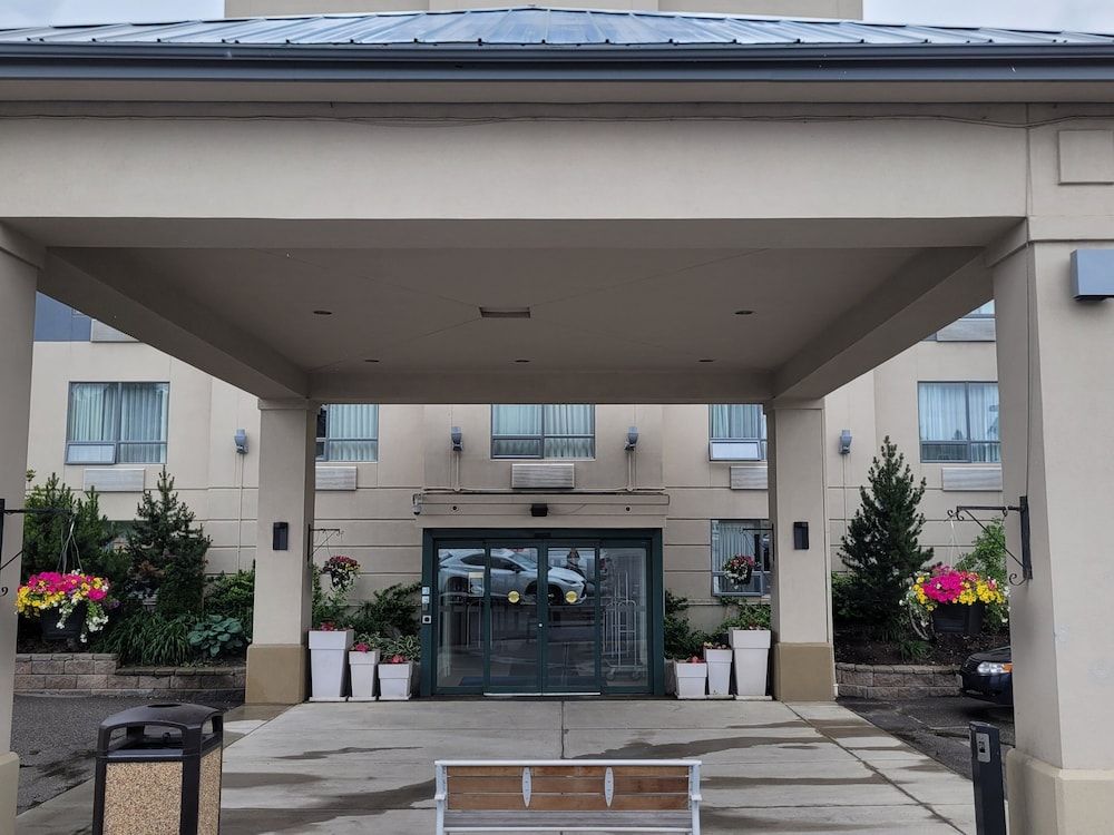 undefined Holiday Inn Express Kamloops by IHG 7
