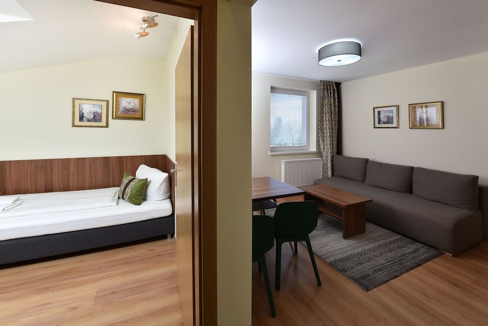 APLEND Bed & Breakfast Júlia Family Apartment, 2 Bedrooms, Kitchenette 3