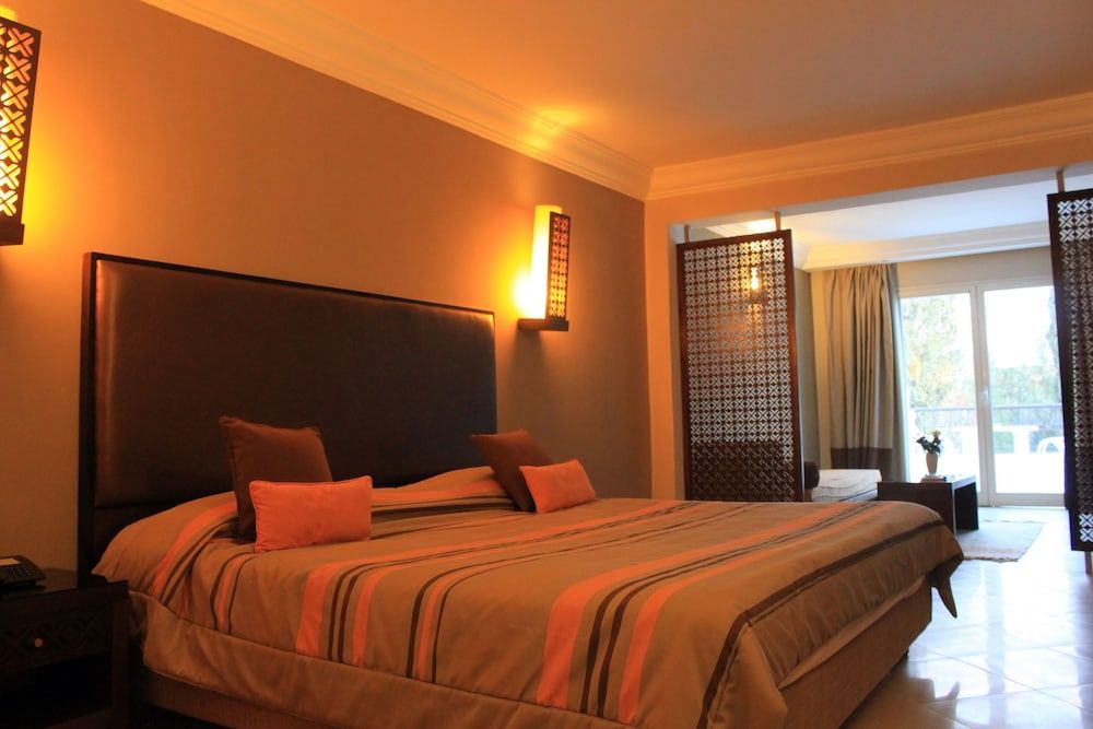 Hotel Continental Executive Triple Room 2