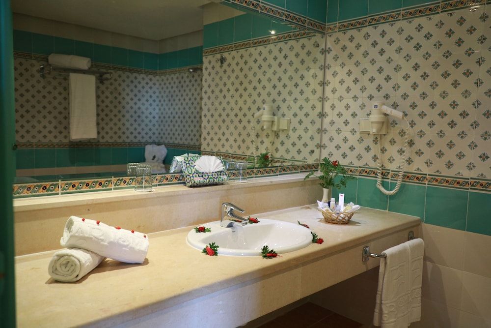 Hotel Dar Ismail Tabarka Standard Triple Room, Garden View 6