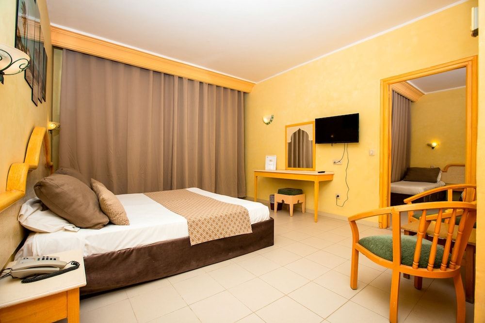 Economy Triple Room
