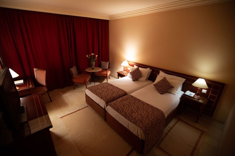 Hôtel Le Consul Double or Twin Room 8