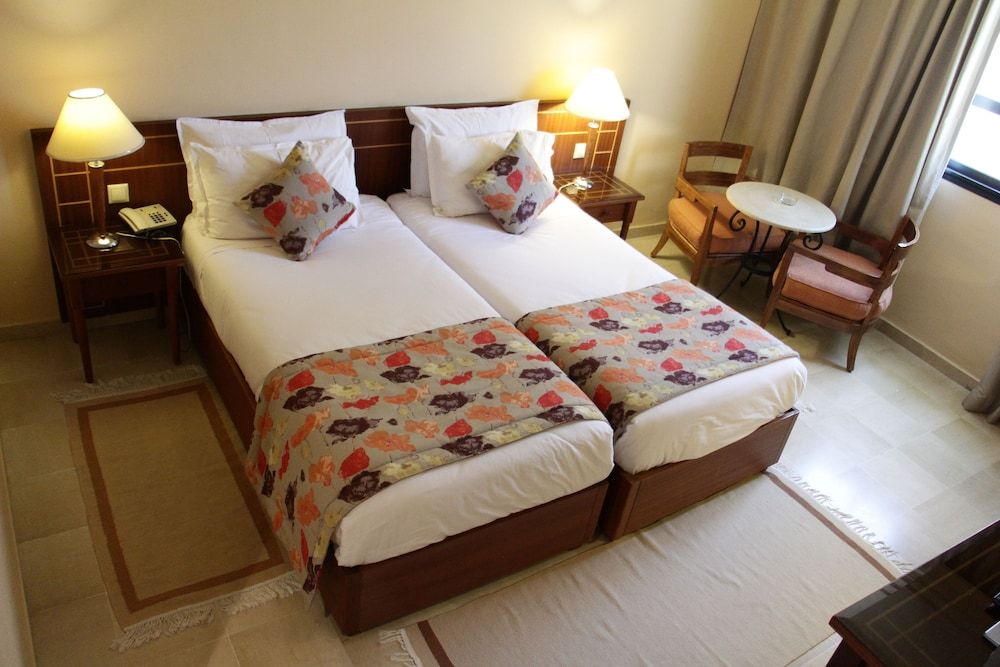 Hôtel Le Consul Double or Twin Room 5