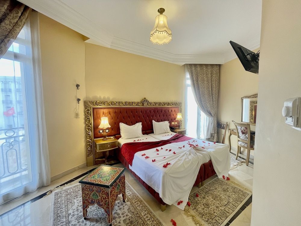 Royal Victoria - Ex British Embassy Twin Room 2