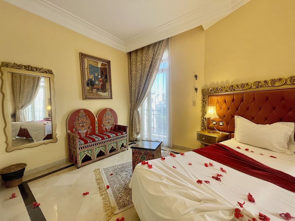 Royal Victoria - Ex British Embassy Twin Room 3