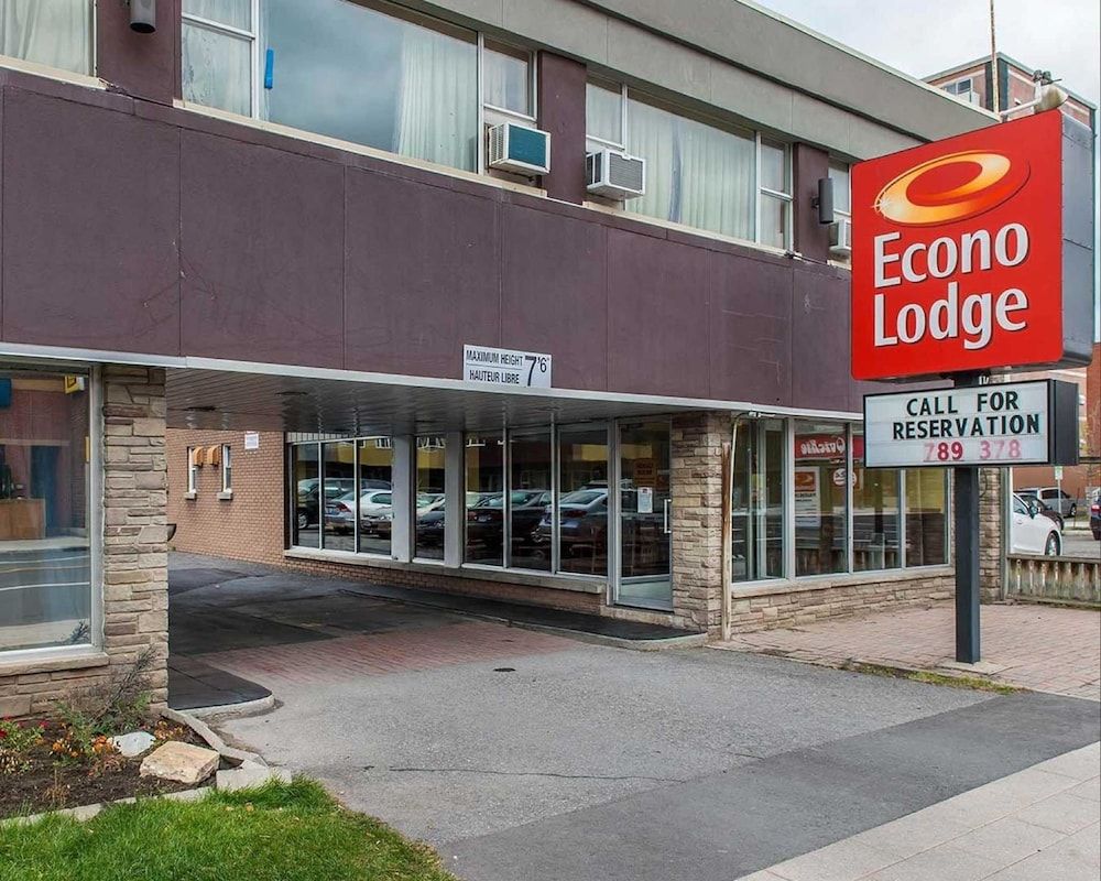 undefined Econo Lodge Downtown Ottawa