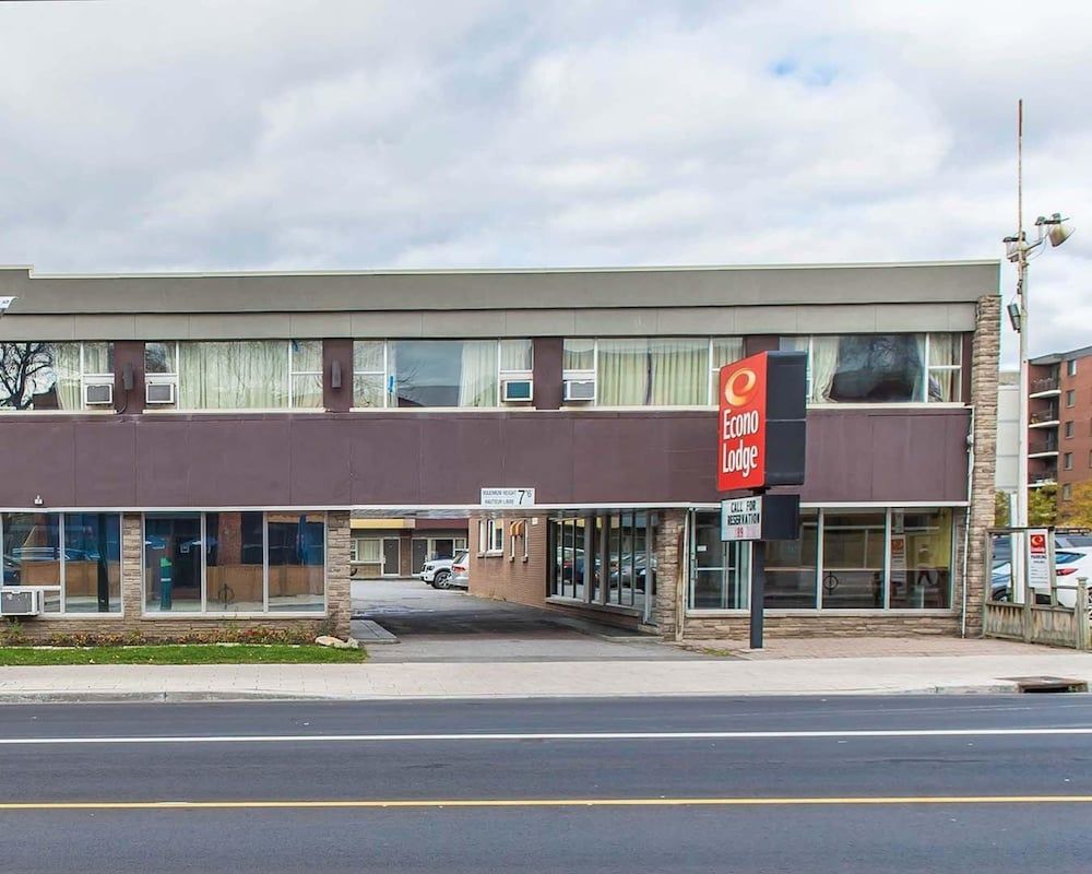 undefined Econo Lodge Downtown Ottawa 4