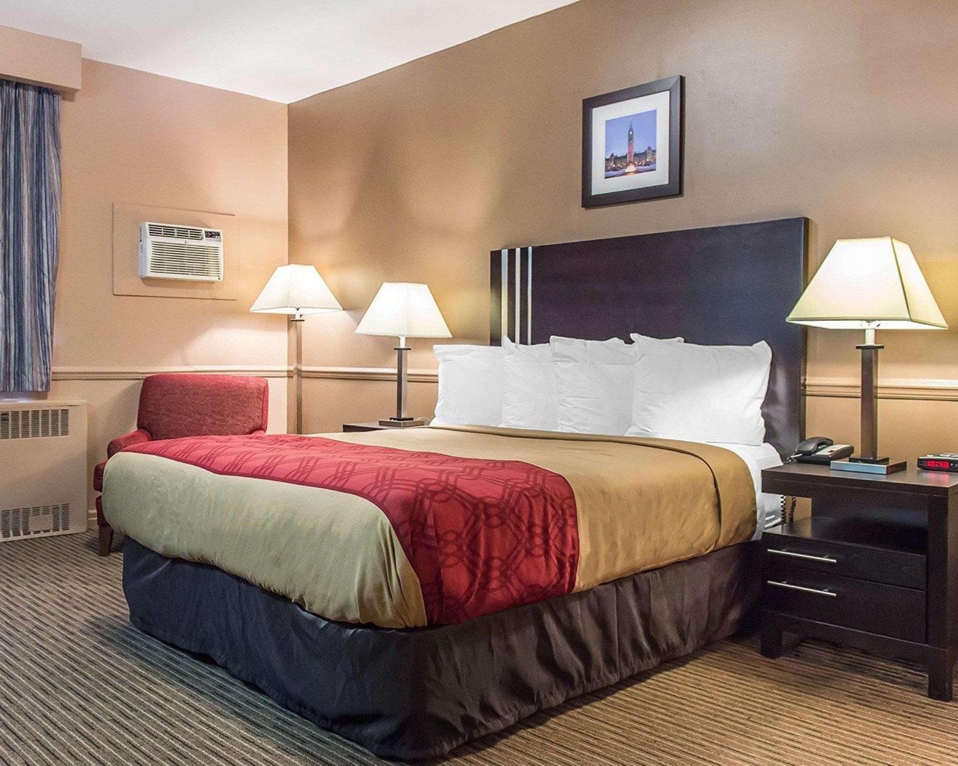 undefined Econo Lodge Downtown Ottawa 8