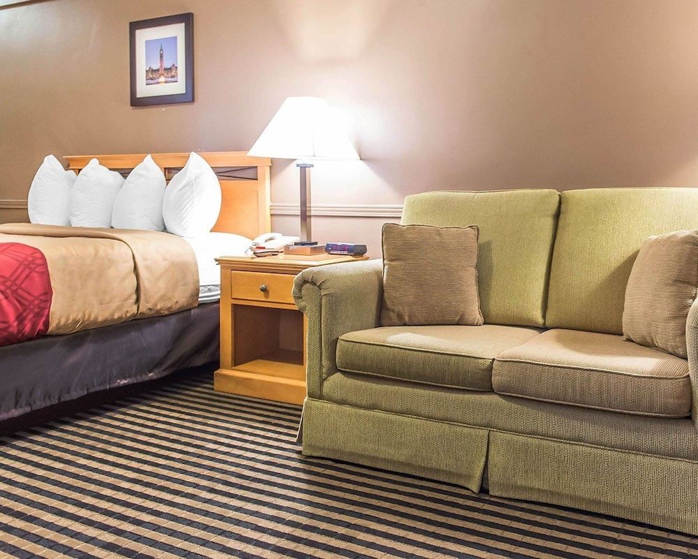 Econo Lodge Downtown Ottawa Superior Room, 1 Queen Bed, Non Smoking 2