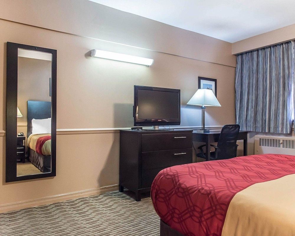 undefined Econo Lodge Downtown Ottawa 6