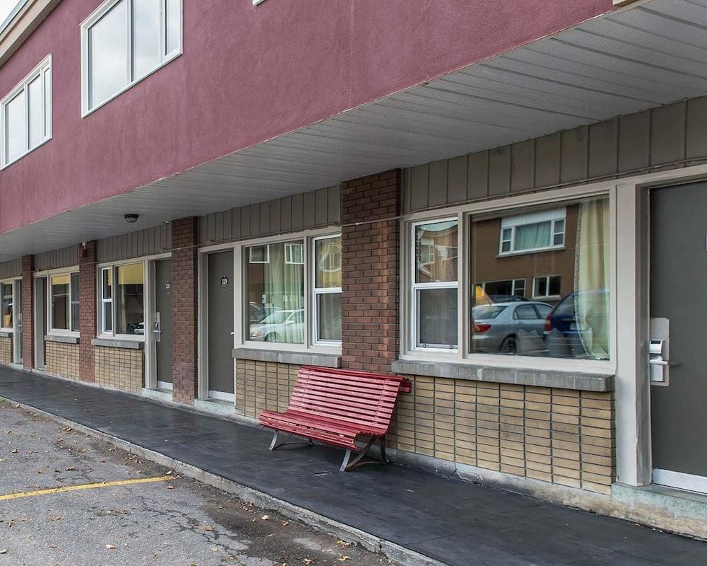 undefined Econo Lodge Downtown Ottawa 7