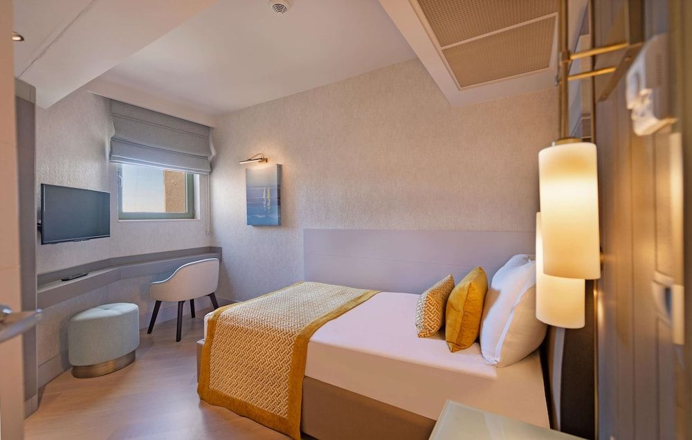 Queen Family Suite