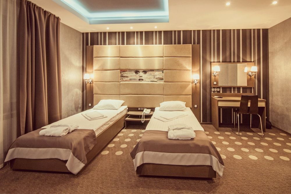 Suite, Jetted Tub