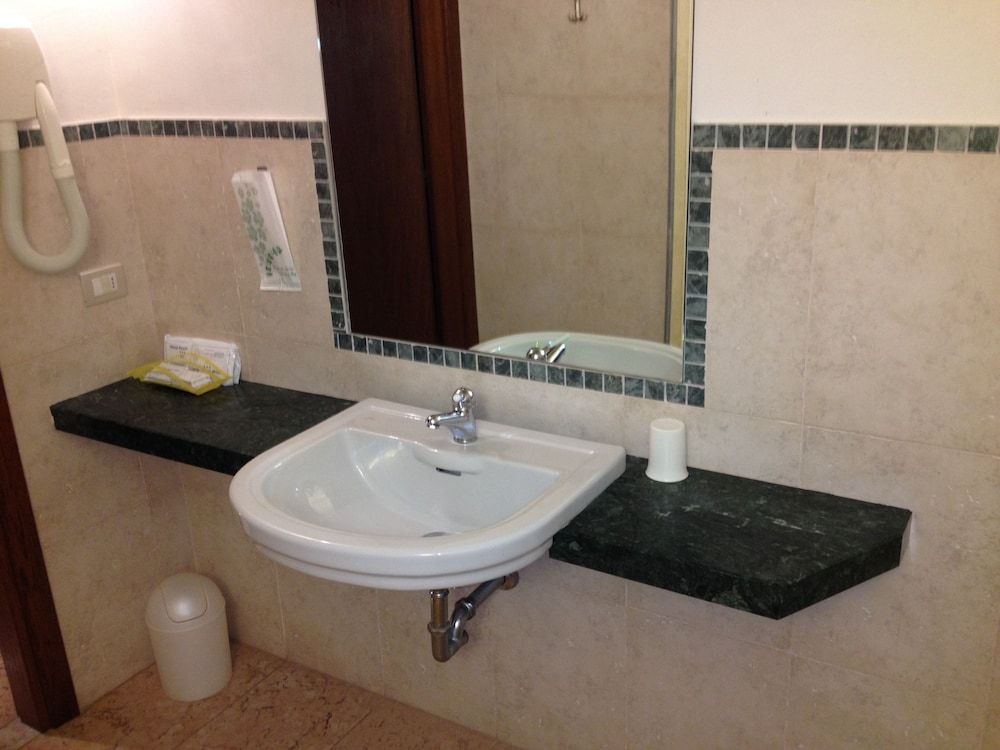 Albergo Bianchi Stazione Family Room 10