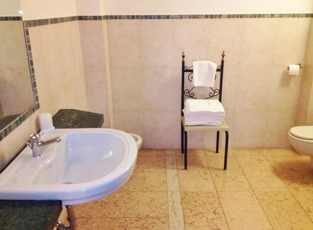 Albergo Bianchi Stazione Triple Room 11