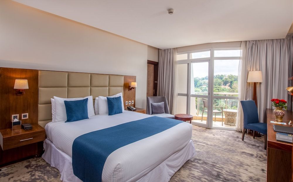Executive Suite, 1 King Bed, Balcony, View